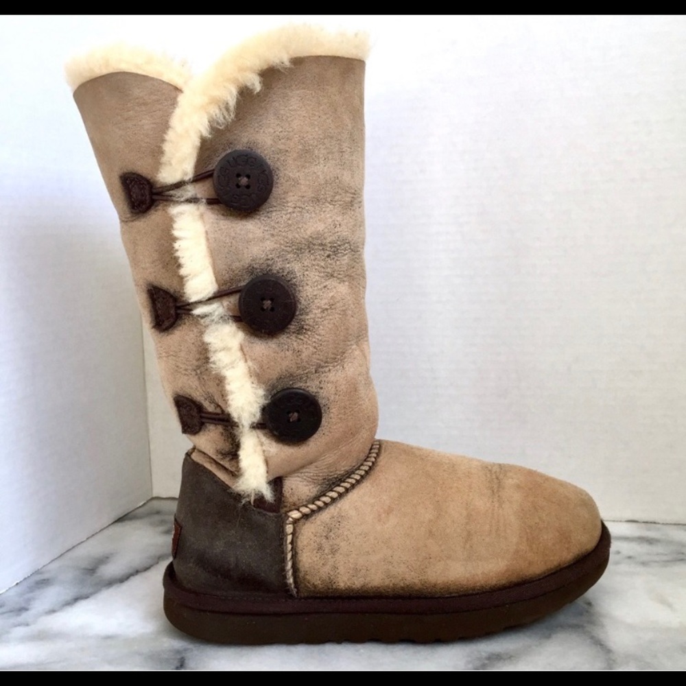 Ugg Bailey Cream and Brown boot size 7